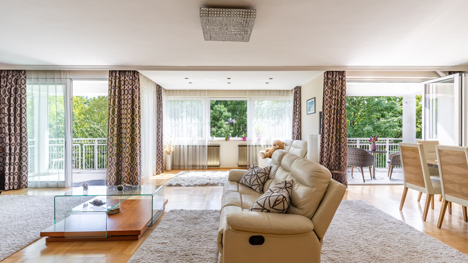 Budapesti penthouse referenciafilm nappali poszterképe